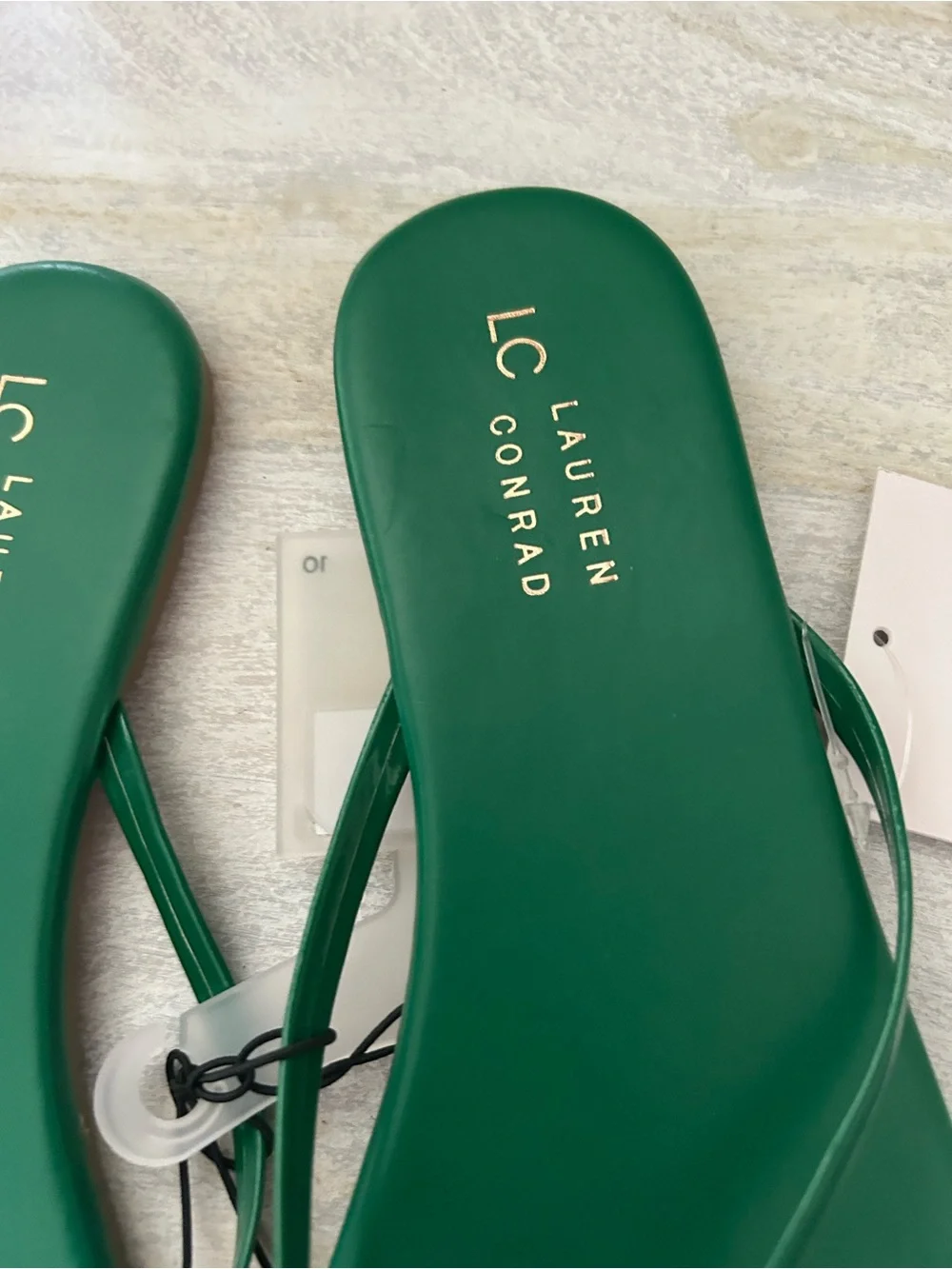 NWT LC Lauren Conrad Green Thong Sandals 10 Style Honeygreen